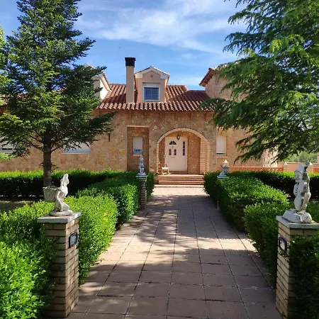 Cite- Jardines/bbq/terrazas/ Familias Теруэль